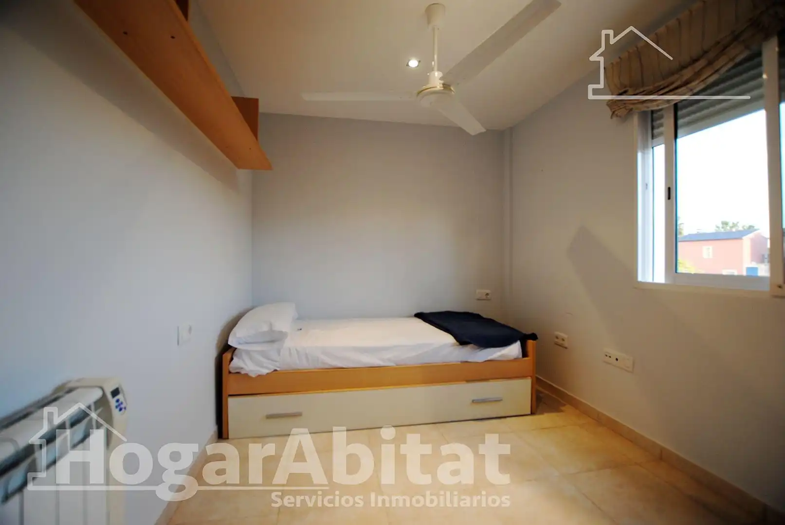 Schlafzimmer von Einfamilien-Reihenhaus zum Verkauf in Oliva mit Terrasse, Möbliert und Balkon