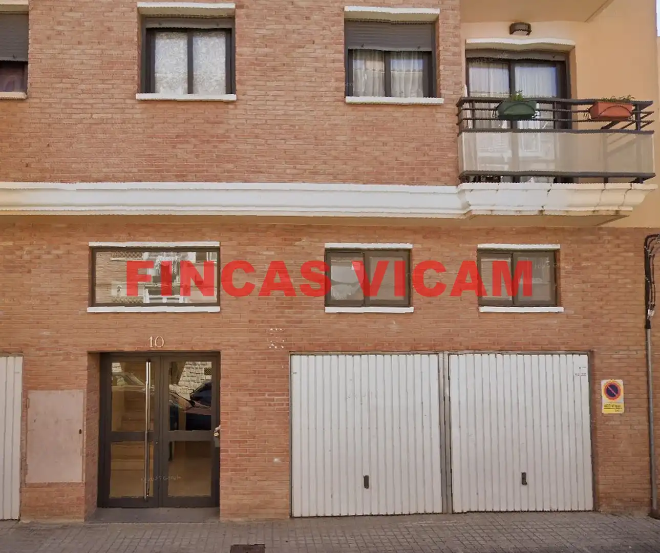 Vista exterior de Garatge en venda en Huesca