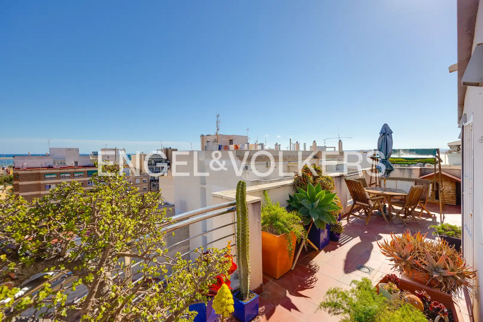Vista exterior de Ático en venta en Torrevieja con Aire acondicionado, Calefacción y Terraza