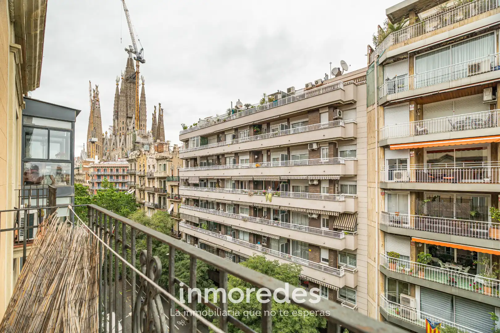 Vista exterior de Piso en venta en Barcelona con Aire acondicionado, Calefacción y Parquet