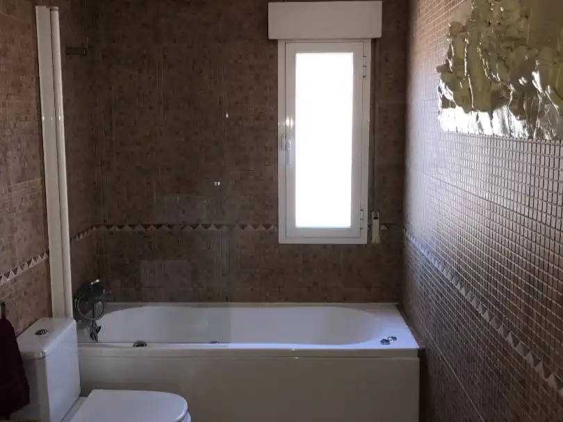 Bany de Àtic en venda en Churriana de la Vega amb Aire condicionat, Terrassa i Balcó