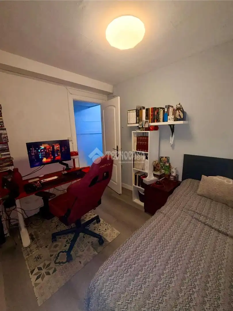 Bedroom of Flat for sale in Sevilla  with Heating