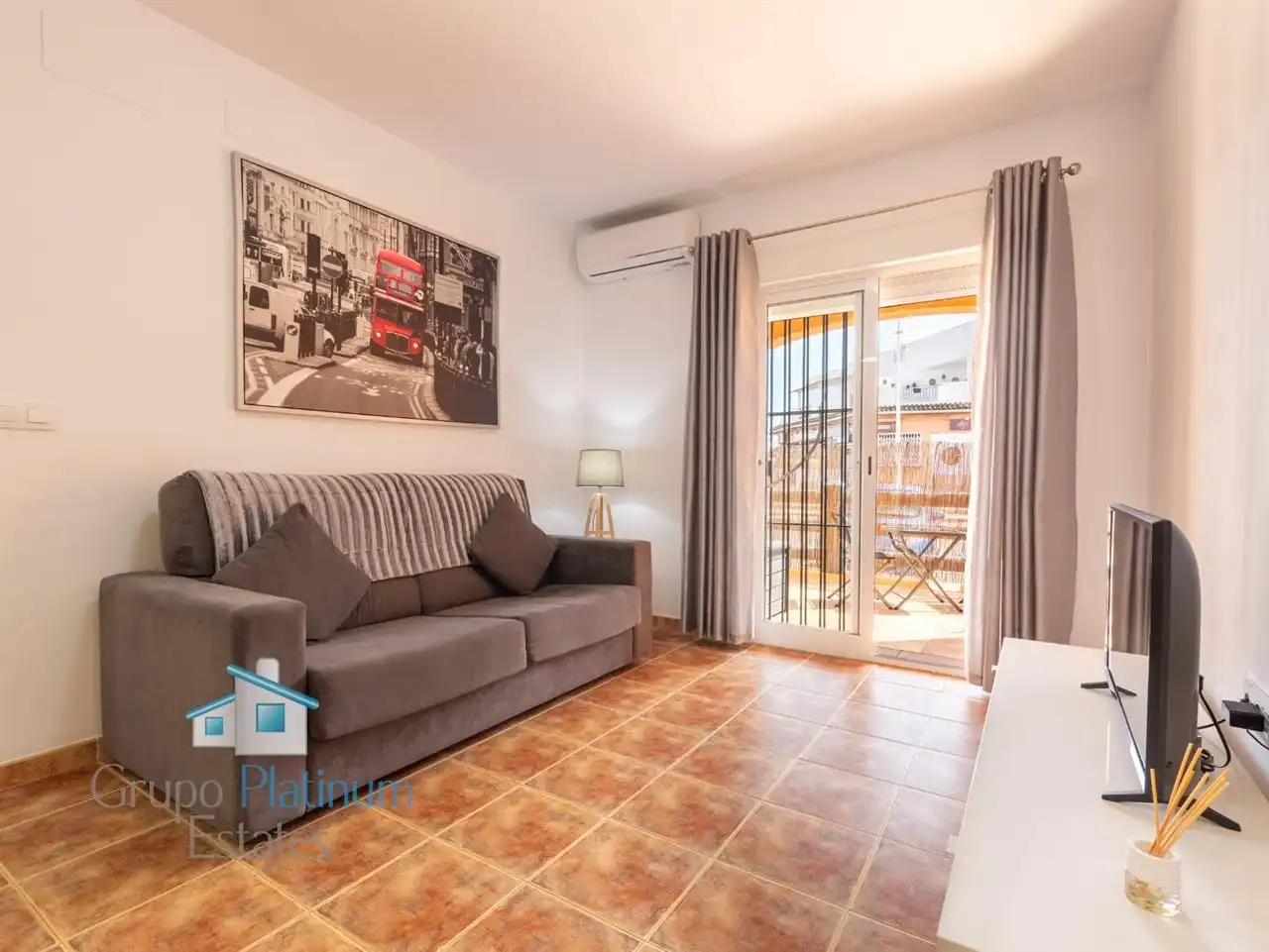 Sala d'estar de Apartament en venda en Vera amb Aire condicionat i Piscina