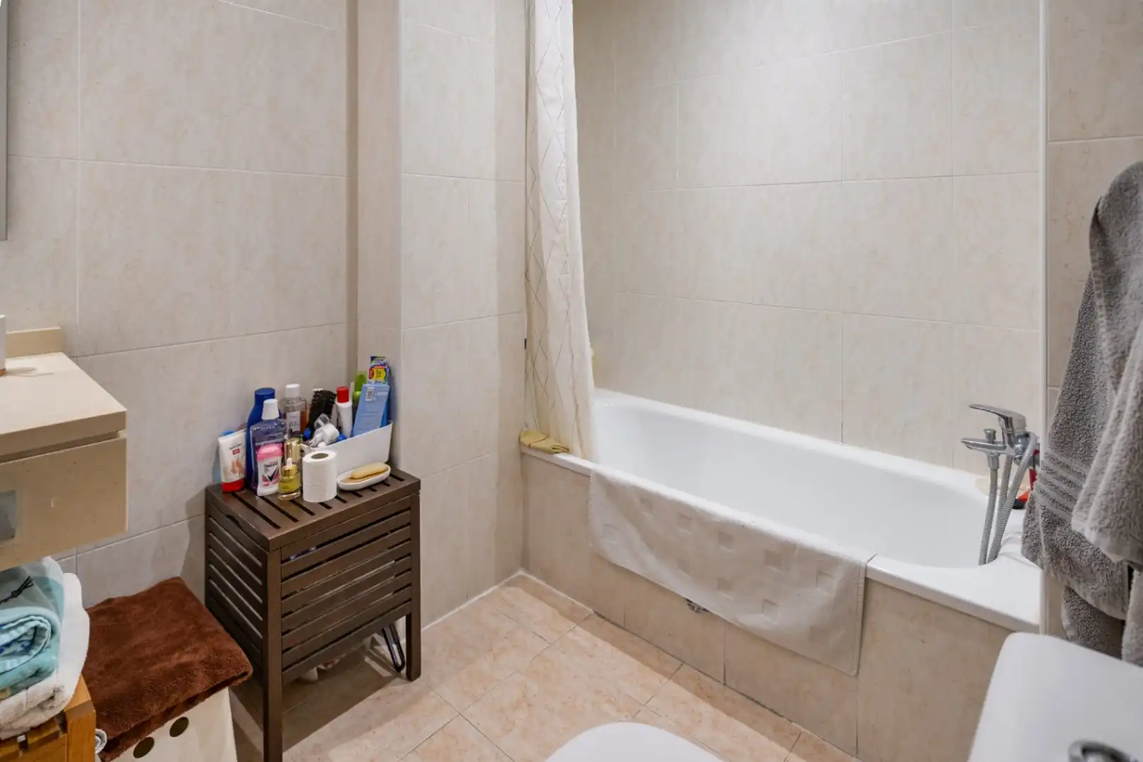 Badezimmer von Wohnungen zum Verkauf in Paterna mit Klimaanlage, Heizung und Terrasse