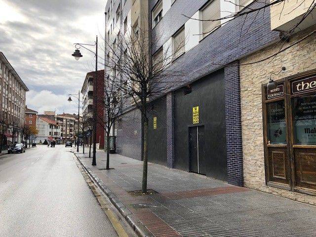 Local comercial en Alquiler en Avenida José Tartiere, 17 en Lugones