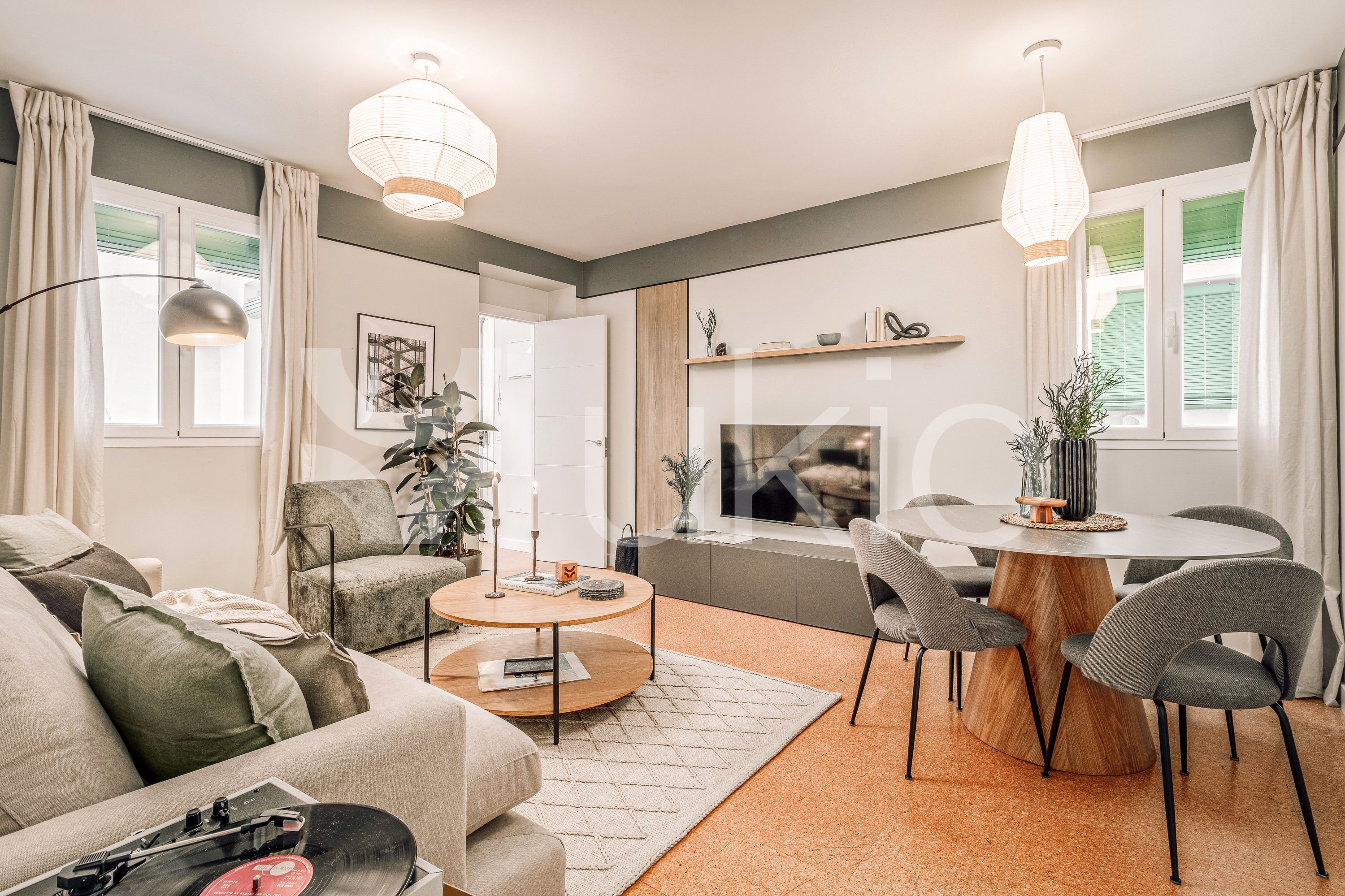 Sala de estar de Apartamento de alquiler en  Madrid Capital con Aire acondicionado, Calefacción y Amueblado