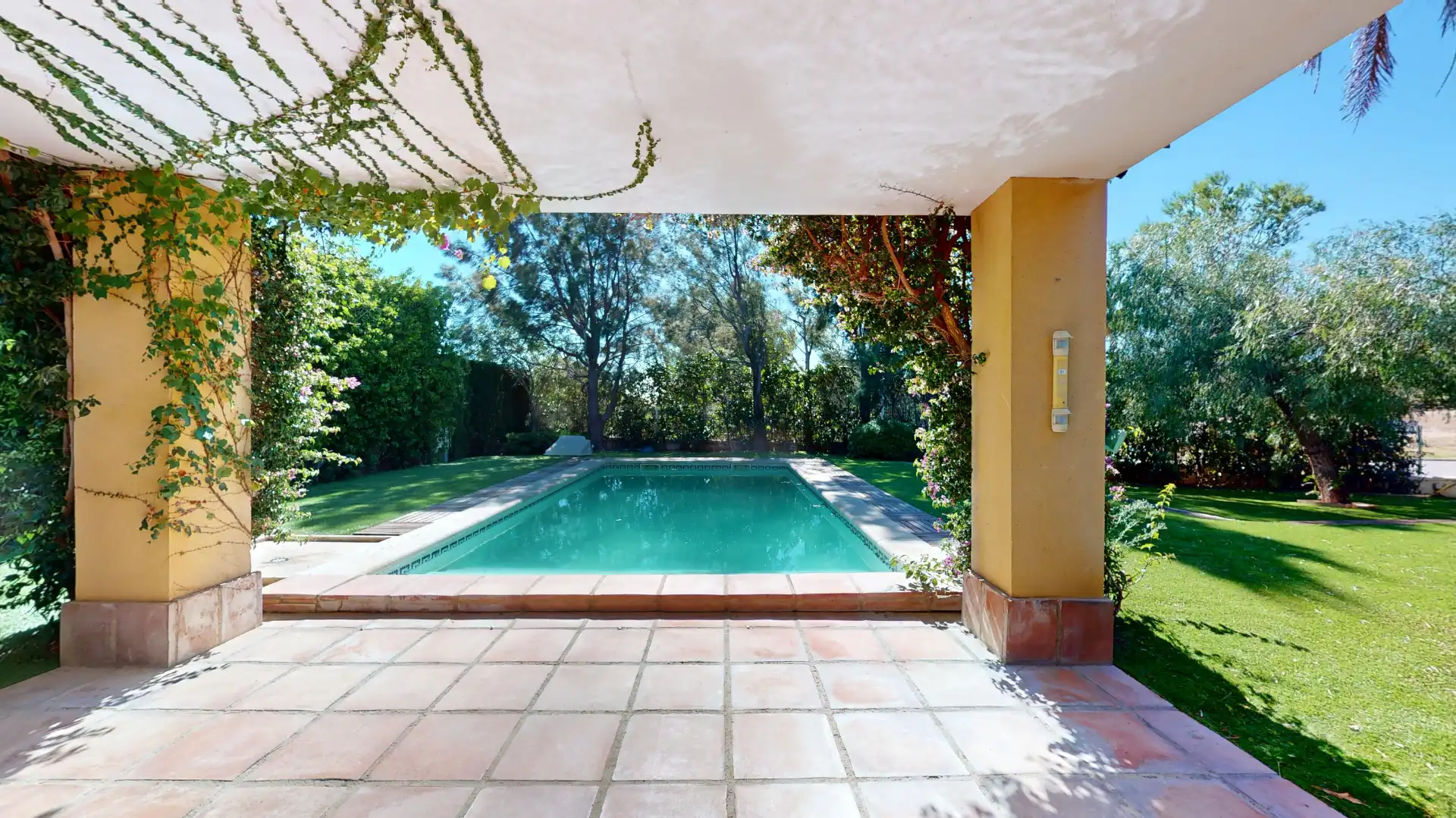 Piscina de Casa o xalet en venda en Mont-roig del Camp amb Aire condicionat, Calefacció i Jardí privat