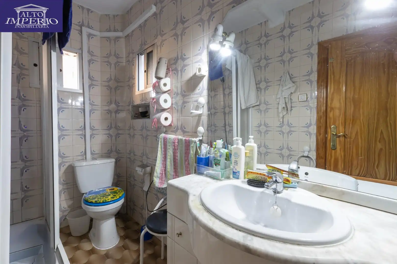 Bathroom of Flat for sale in Granada