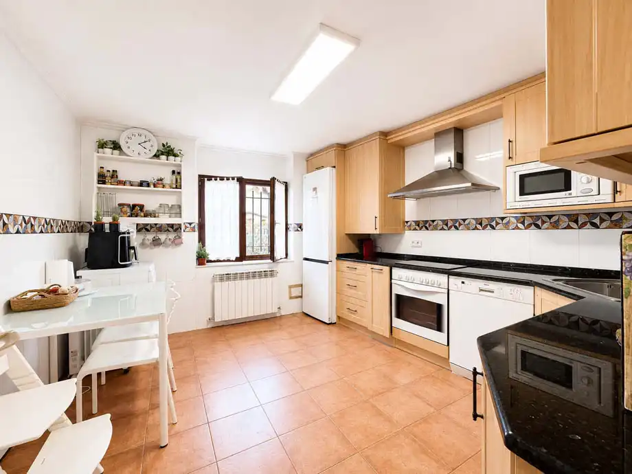 Cocina de Casa o chalet en venta en Vitoria - Gasteiz con Calefacción, Jardín privado y Amueblado