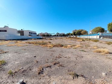 Terreno residencial en venta en Las Lomas - Las Yucas