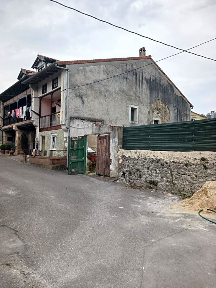 Vista exterior de Finca rústica en venda en Udías amb Jardí privat, Terrassa i Balcó