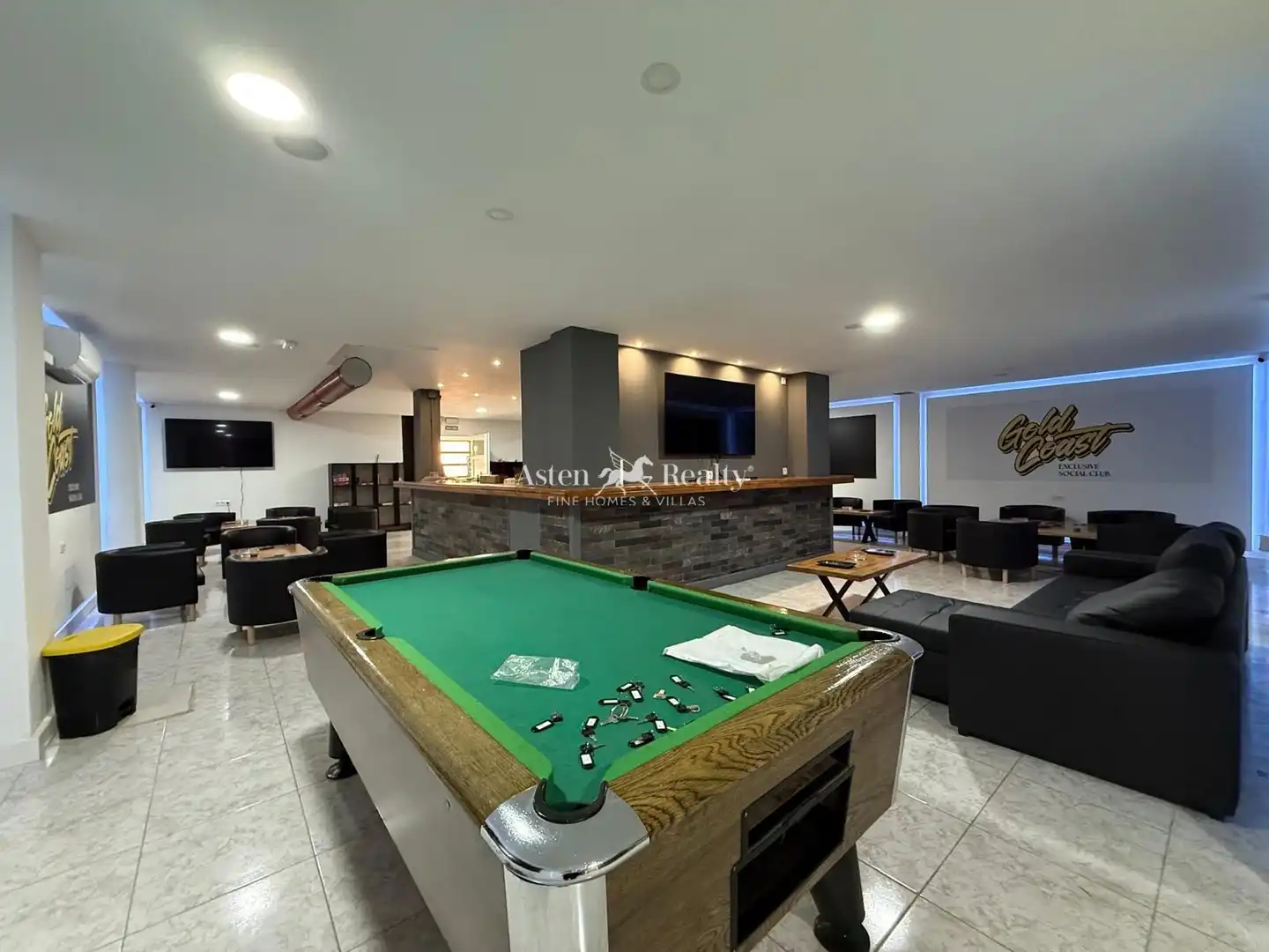 Locale commerciale in vendita a El Beril