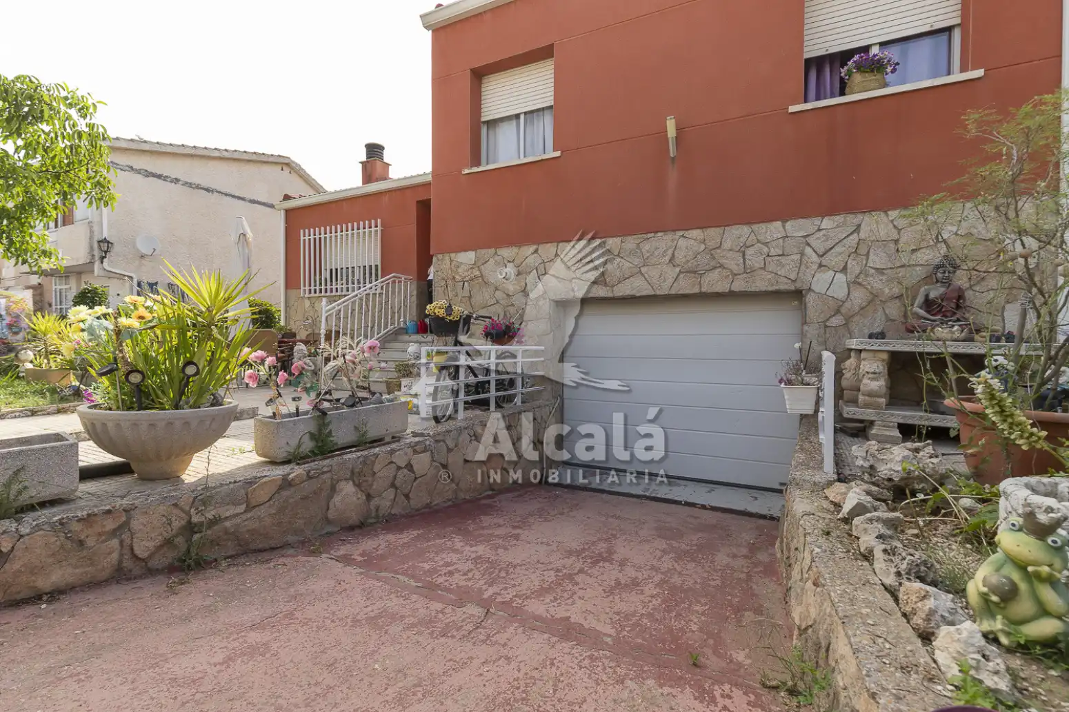 Exterior view of Houses for sale in Camarma de Esteruelas  with Air Conditioner, Heating and Private garden
