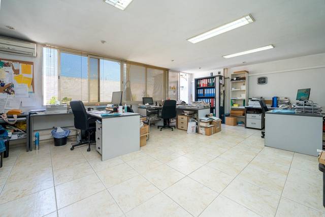 Local comercial en Venta en Carrer de Damià Huguet en L'Olivera