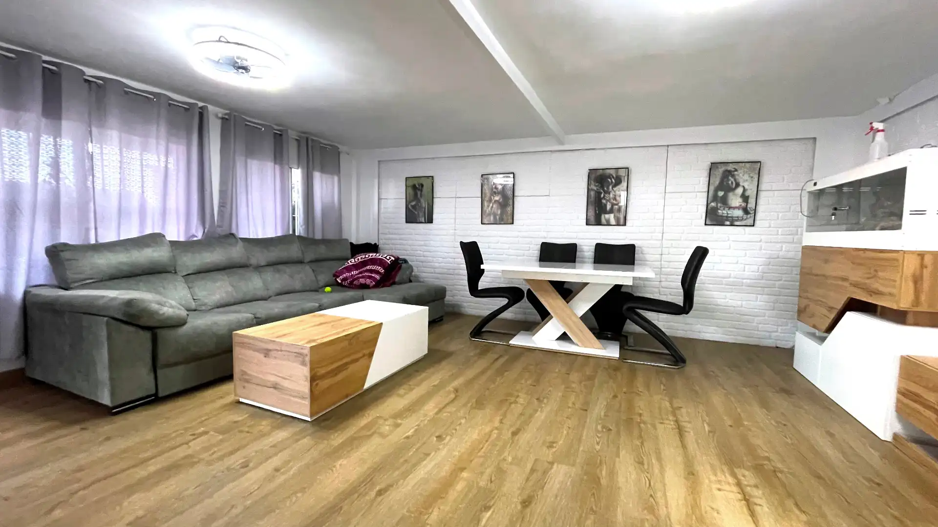 Sala d'estar de Casa o xalet en venda en Santa Cruz del Retamar amb Calefacció, Jardí privat i Terrassa