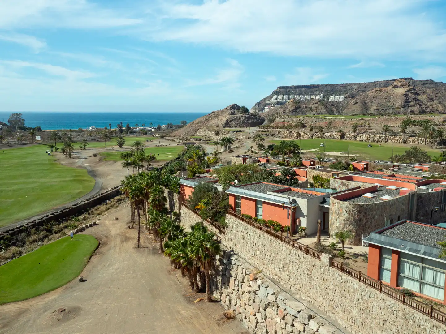 Vista exterior de Casa o xalet de lloguer en Mogán amb Aire condicionat, Calefacció i Jardí privat