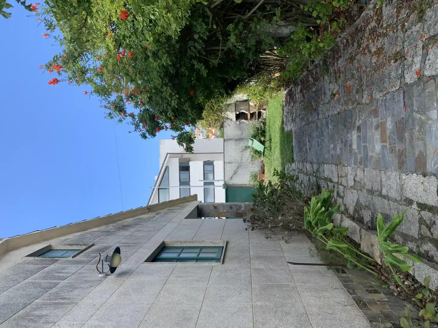 Vista exterior de Casa o xalet en venda en O Grove   amb Jardí privat, Parquet i Traster
