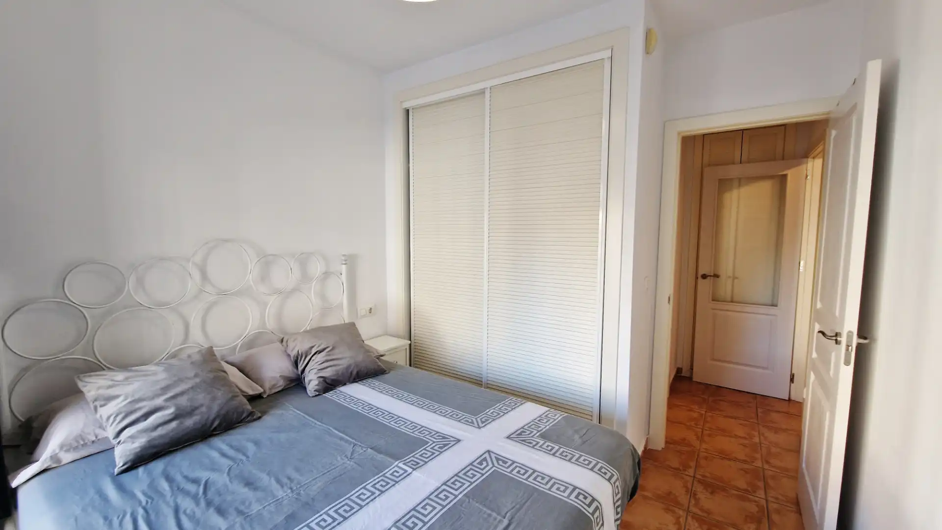 Dormitori de Apartament en venda en Vélez de Benaudalla amb Moblat, Forn i Rentadora