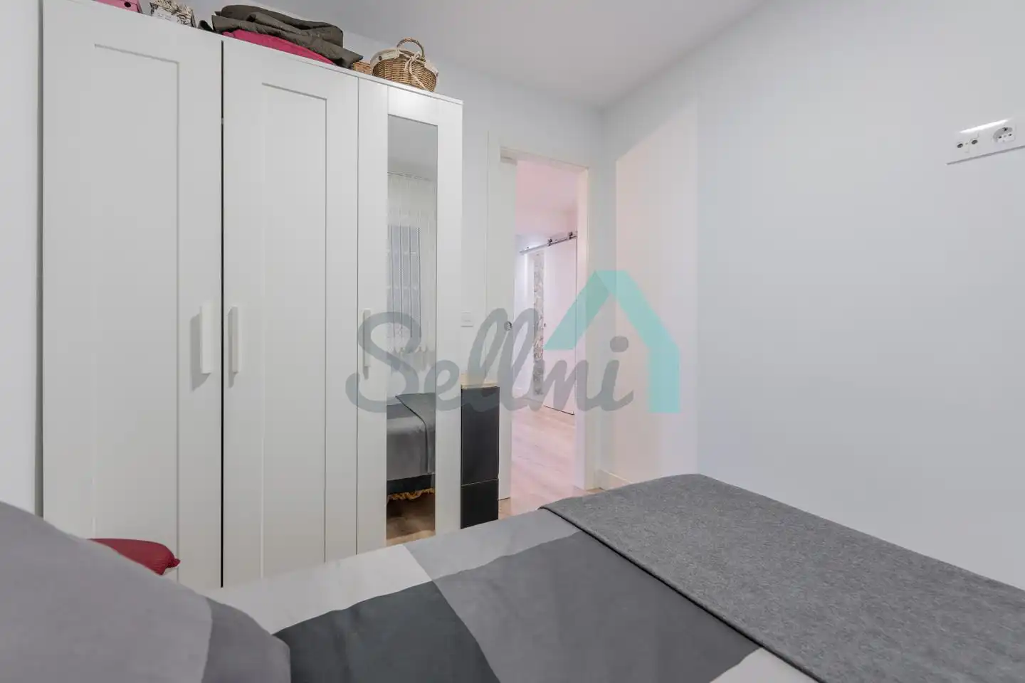 Flat for rent in Del General Elorza, Milán - Pumarín