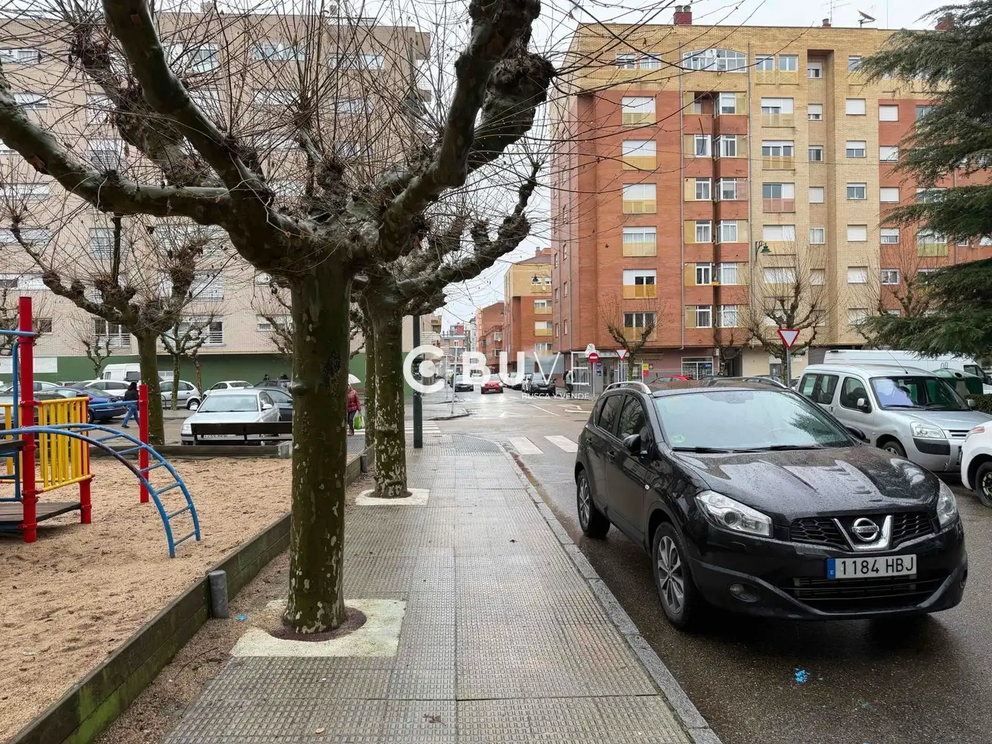 Außenansicht von Wohnung zum Verkauf in León Capital  mit Heizung, Terrasse und Abstellraum