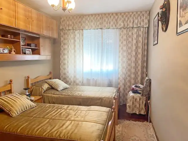 Habitación de Piso en venta en Torrelavega  con Calefacción y Trastero