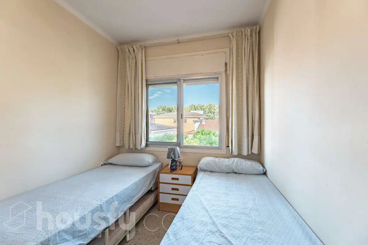 Dormitori de Casa o xalet en venda en Castelldefels amb Jardí privat, Terrassa i Traster