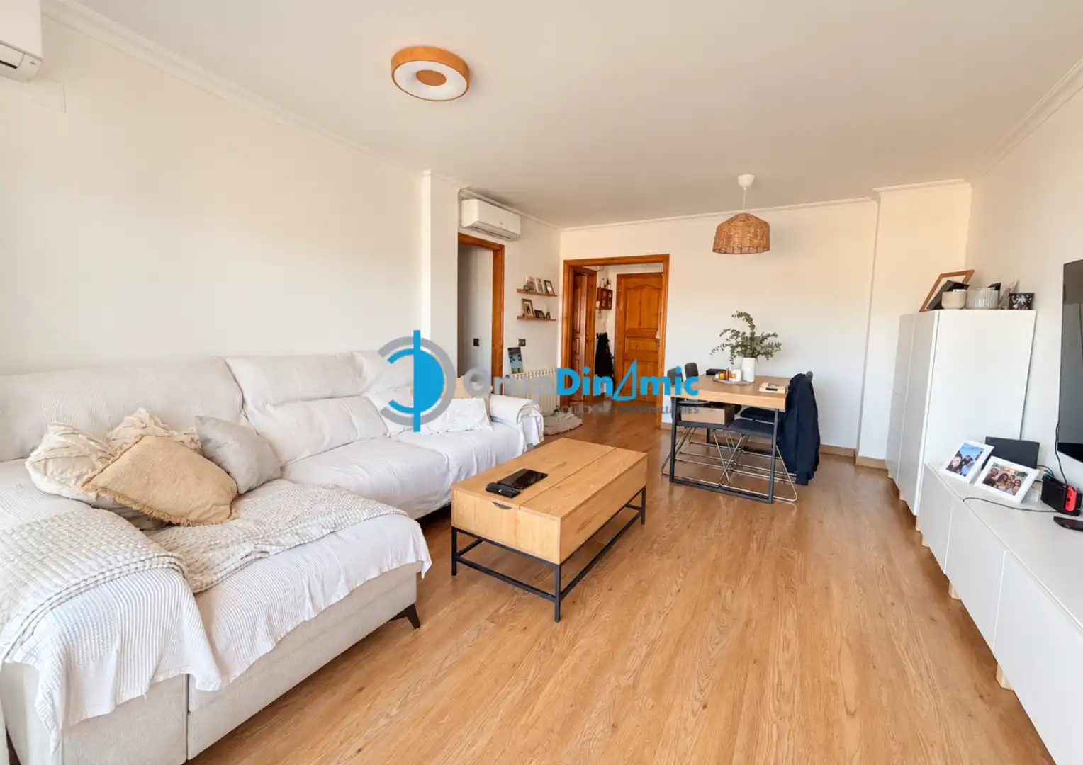 Living room of Duplexes for sale in Avinguda Catalunya