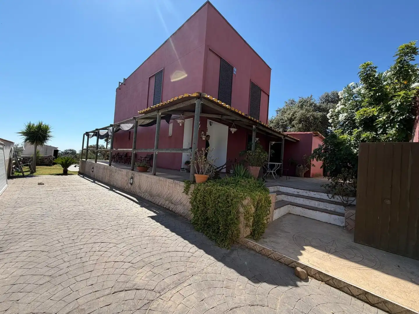 Casa o xalet en venda en El Castillo de las Guardas amb Jardí privat i Piscina comunitària
