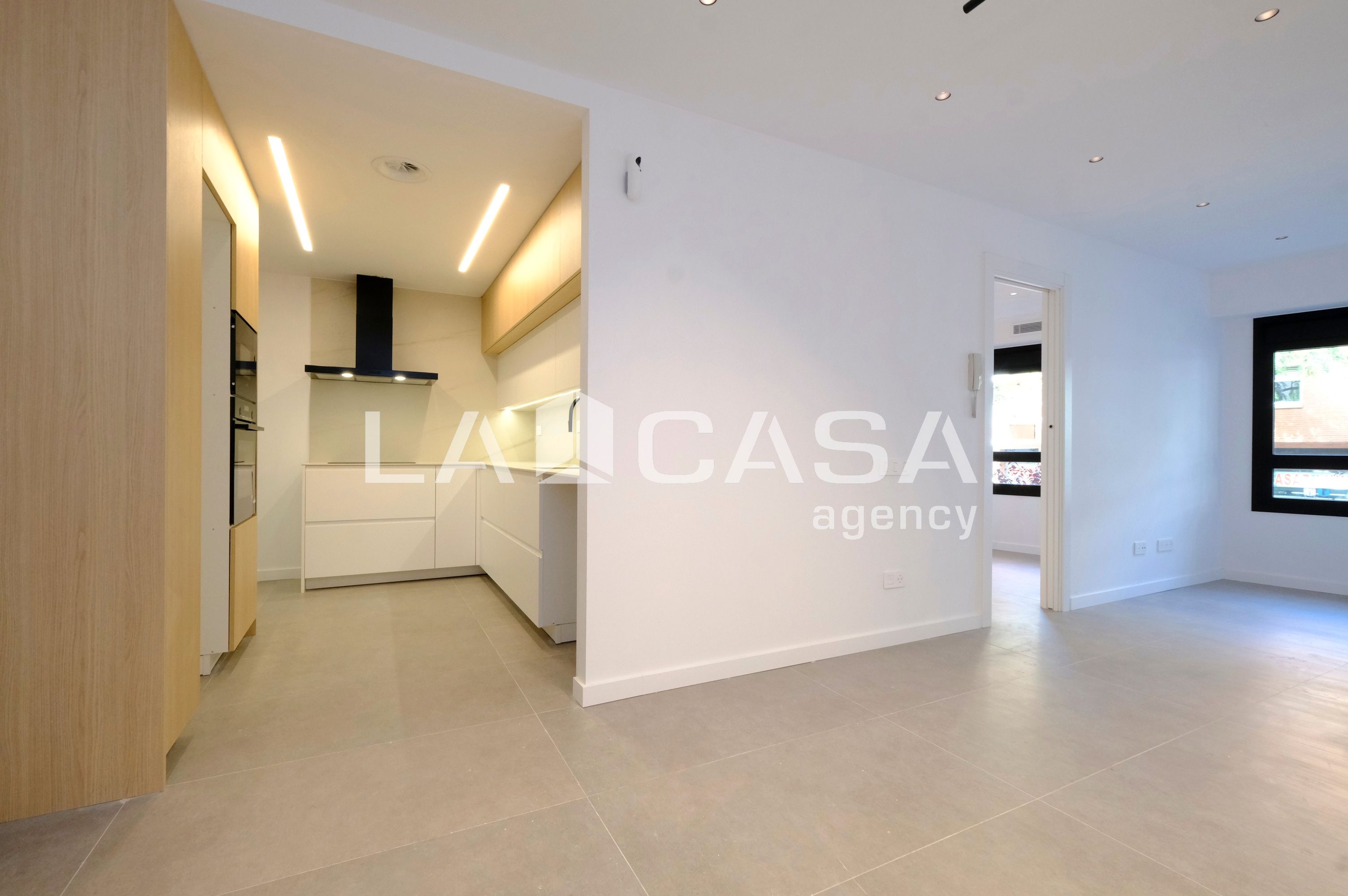 Flat for sale in  Barcelona Capital  with Heating