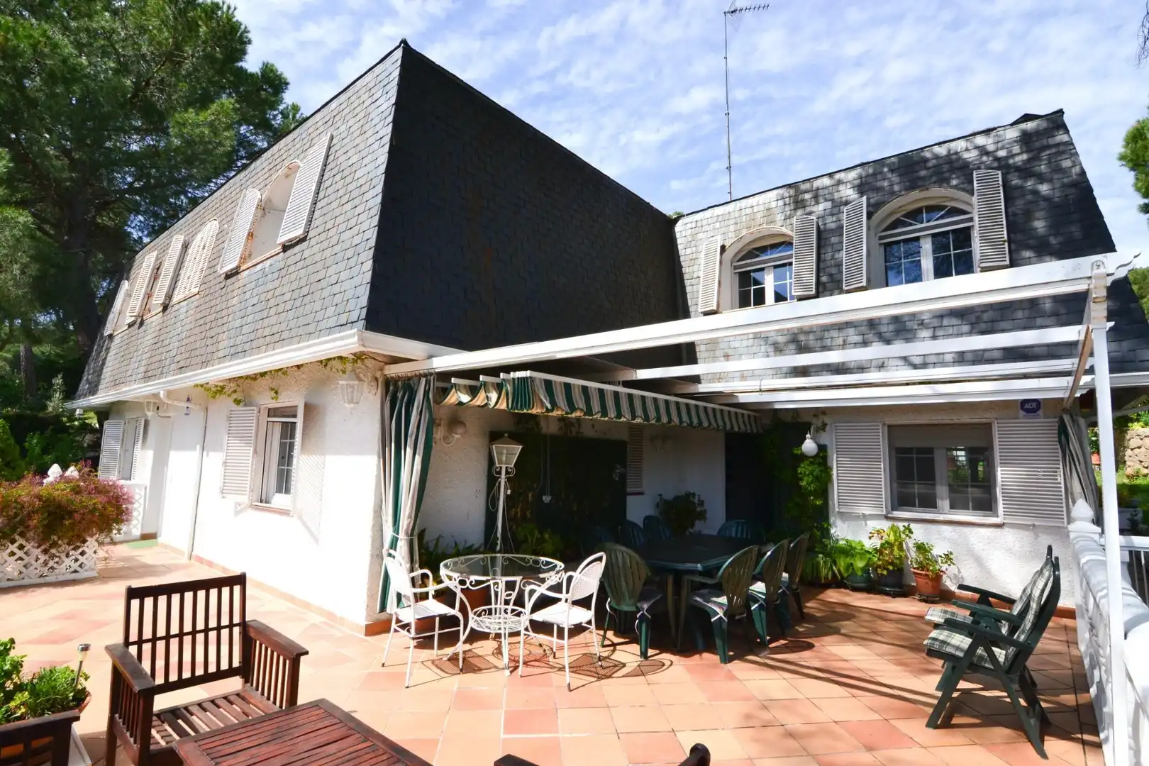 Terrassa de Casa o xalet en venda en San Martín de Valdeiglesias amb Jardí privat, Terrassa i Traster