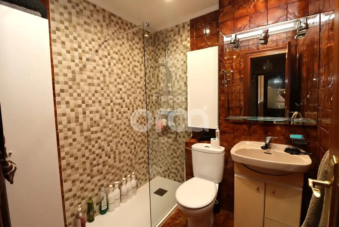 Baño de Dúplex en venta en Santurtzi  con Calefacción, Terraza y Amueblado