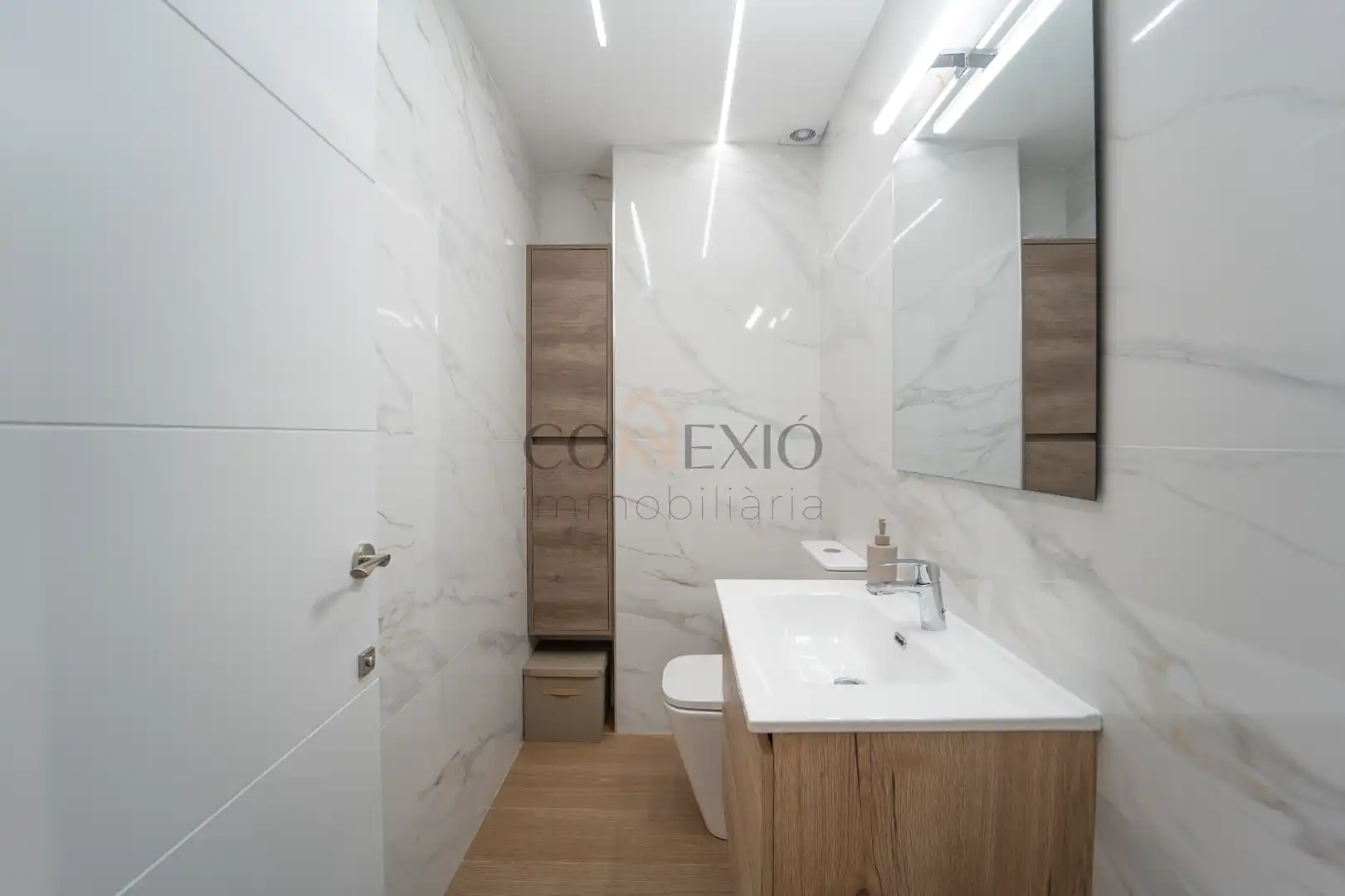 Bathroom of Ground floor for sale in Girona  with Air Conditioner, Heating and Private garden