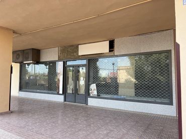 Local comercial en venta en Av Juan Carlos I