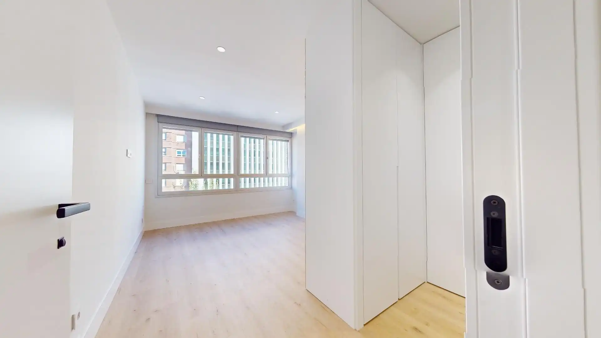 Bedroom of Flat for rent in Madrid  with Air Conditioner, Heating and Storage room