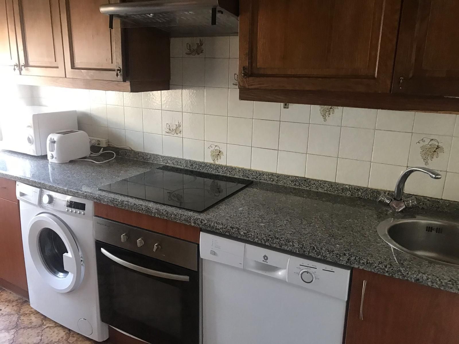 Flat to rent in Avenida de Villamayor, Carmelitas, San Bernardo - Carmelitas - Campus