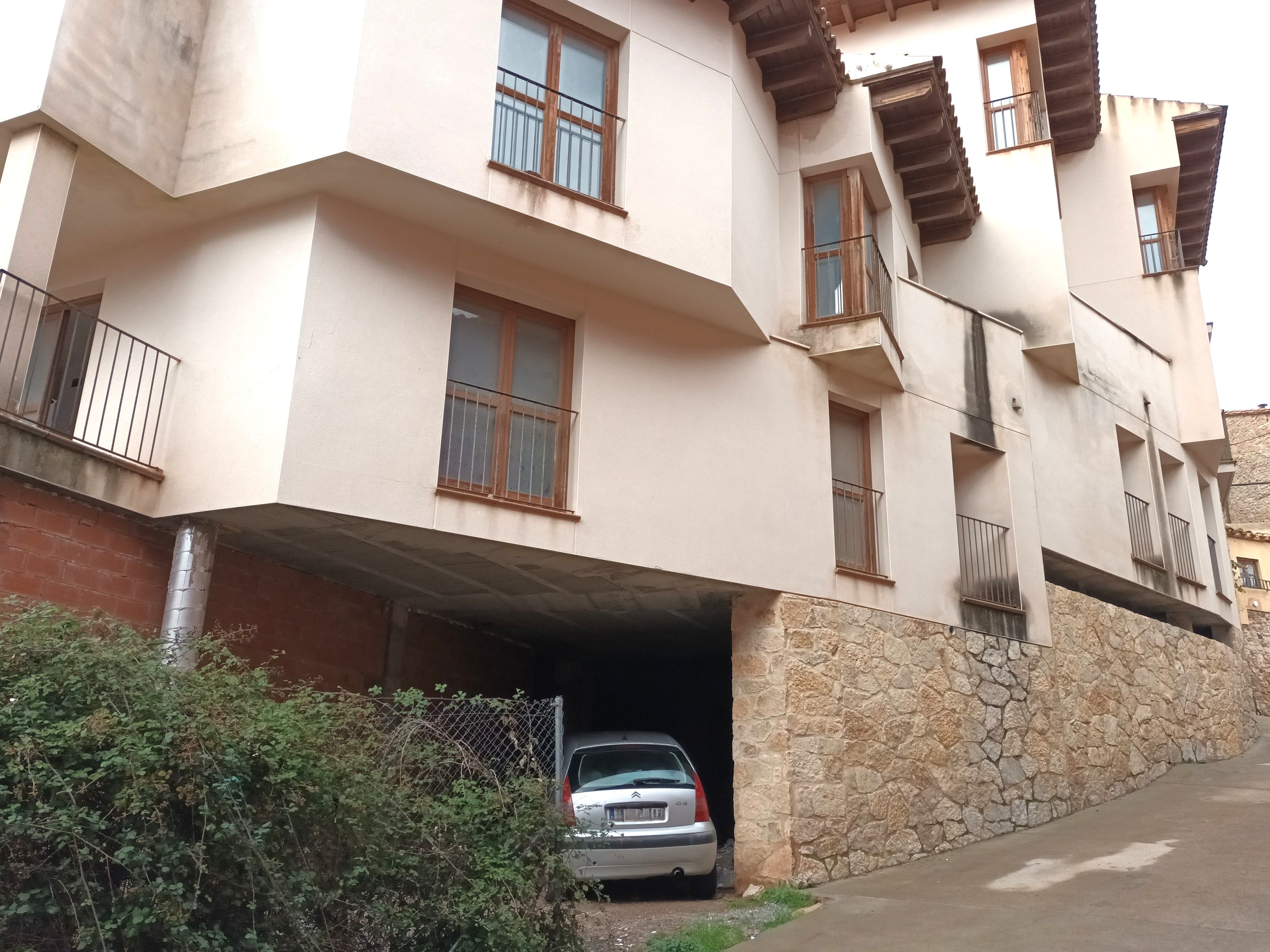 Vista exterior de Casa adosada en venda en Mora de Rubielos
