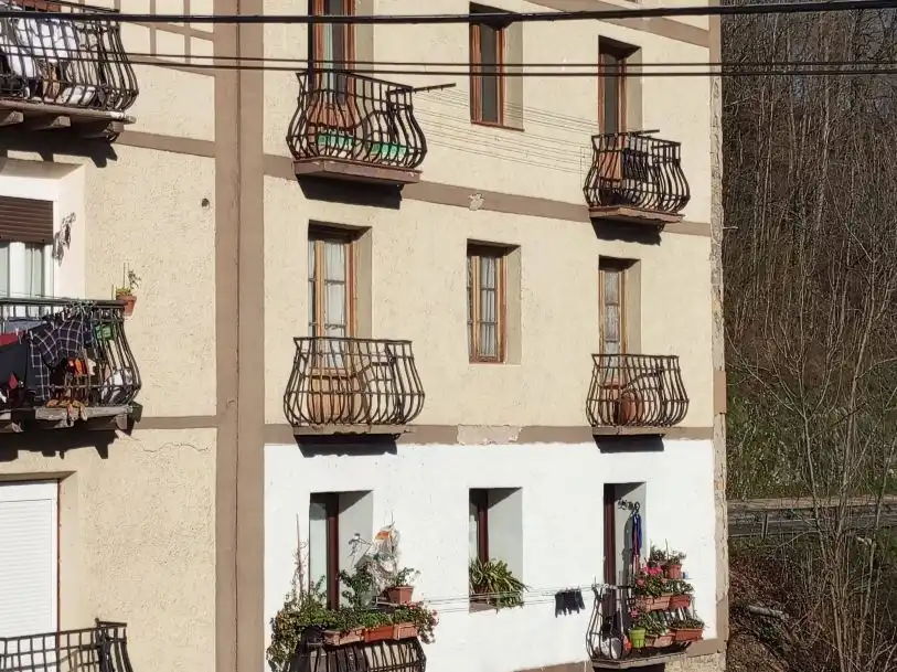 Vista exterior de Pis en venda en Bergara amb Balcó
