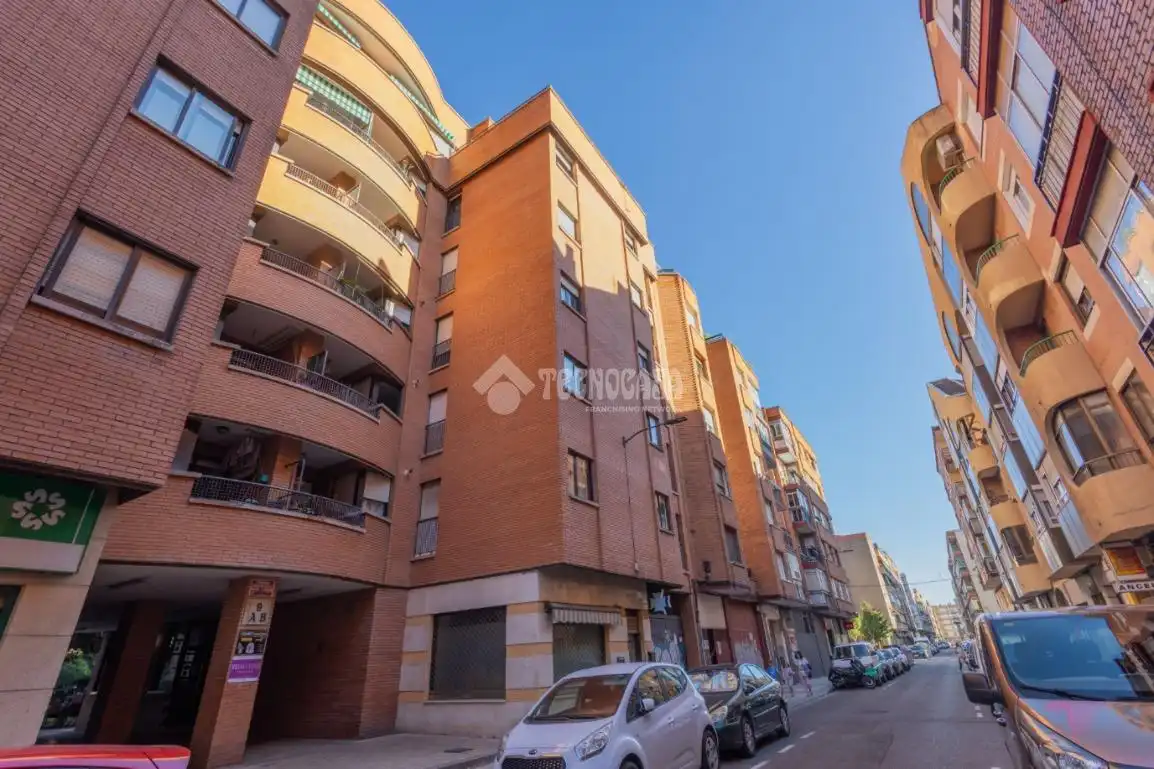 Pis amb terrassa en venda a La Rubia