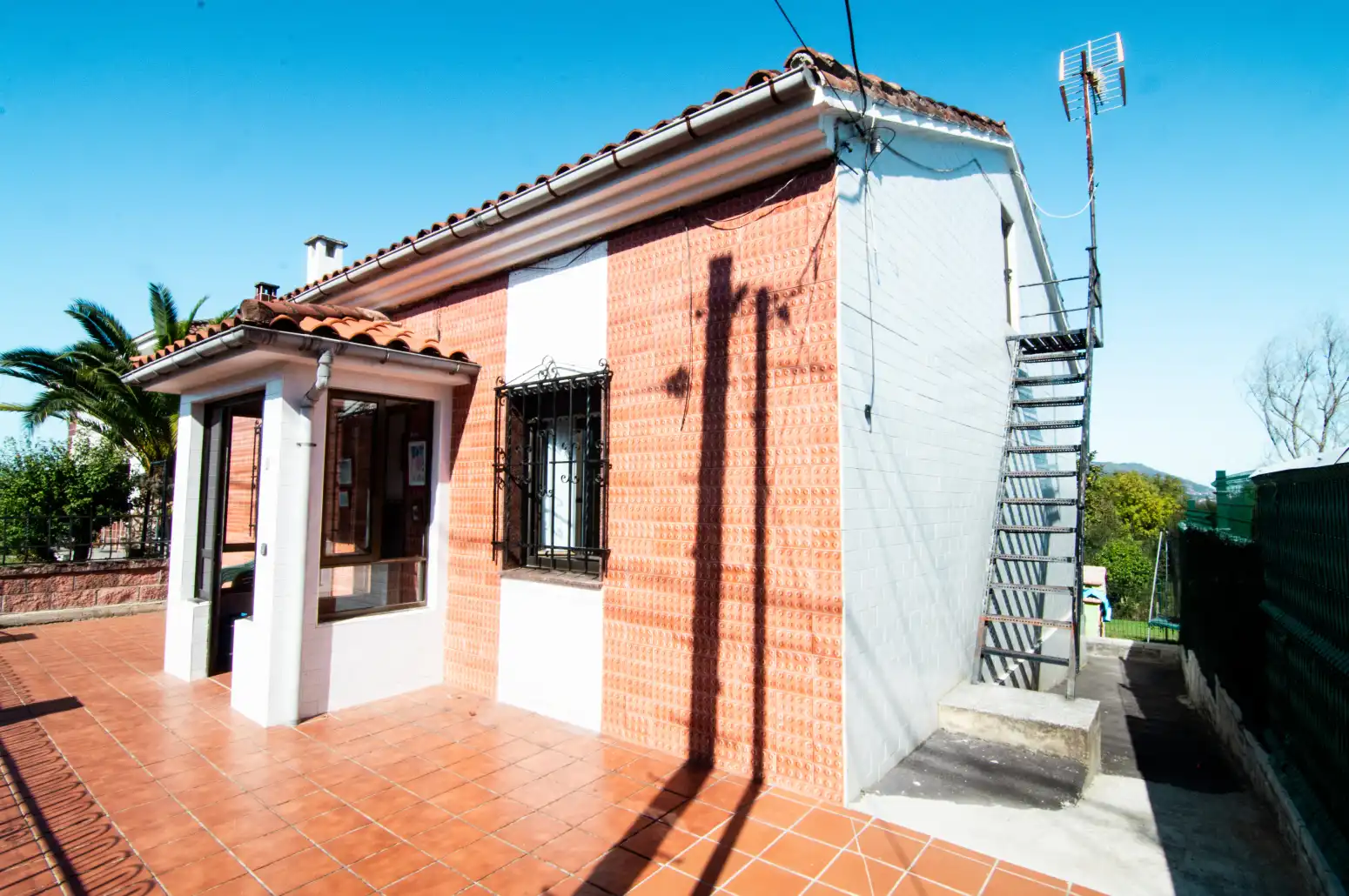 Exterior view of Houses for rent in San Claudio - Trubia - Las Caldas