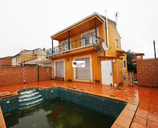 Piscina de Casa o xalet en venda en Galápagos amb Calefacció, Terrassa i Traster