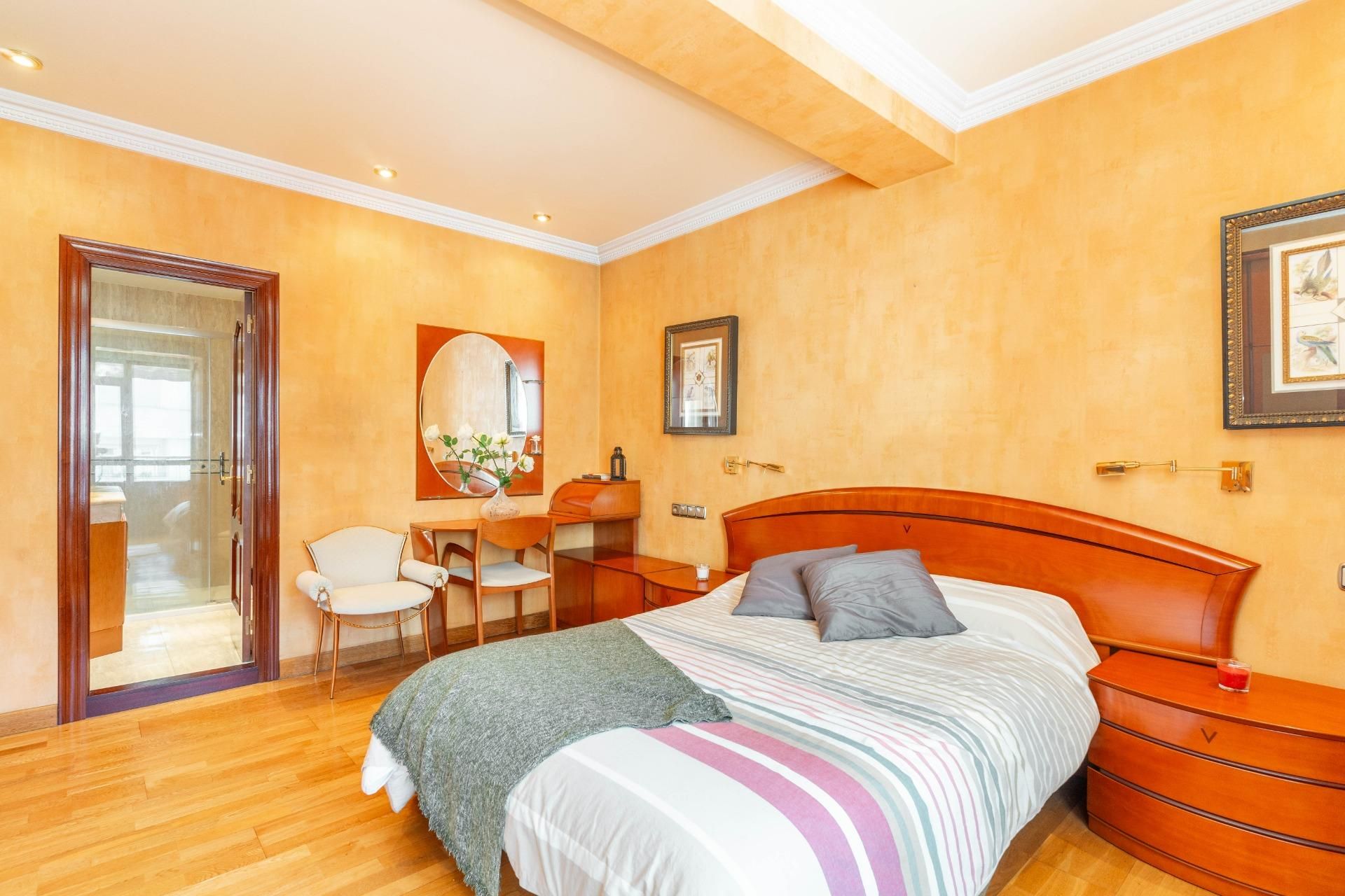 Bedroom of Flat for sale in Oviedo   with Heating, Terrace and Balcony