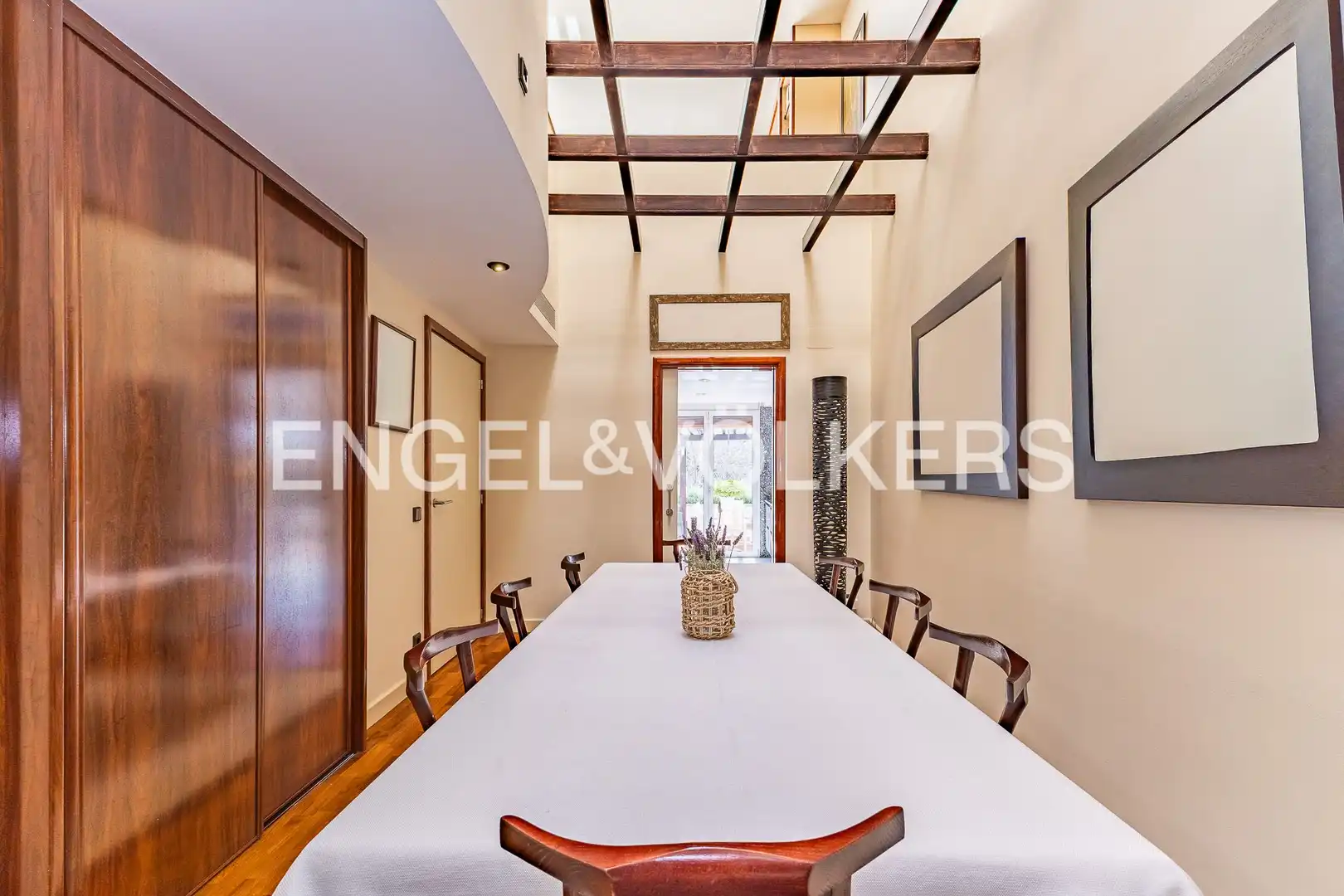 Comedor de Casa o chalet en venta en Barcelona con Aire acondicionado, Calefacción y Jardín privado