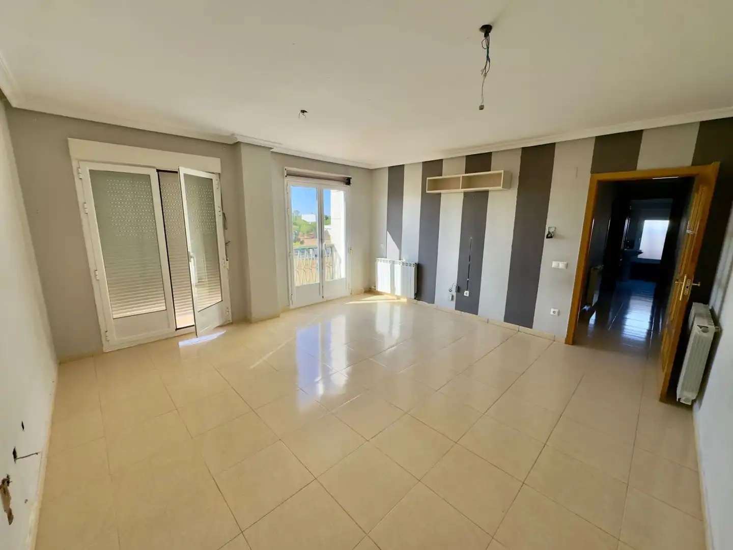 Vista exterior de Ático en venta en Valdepeñas con Terraza y Balcón
