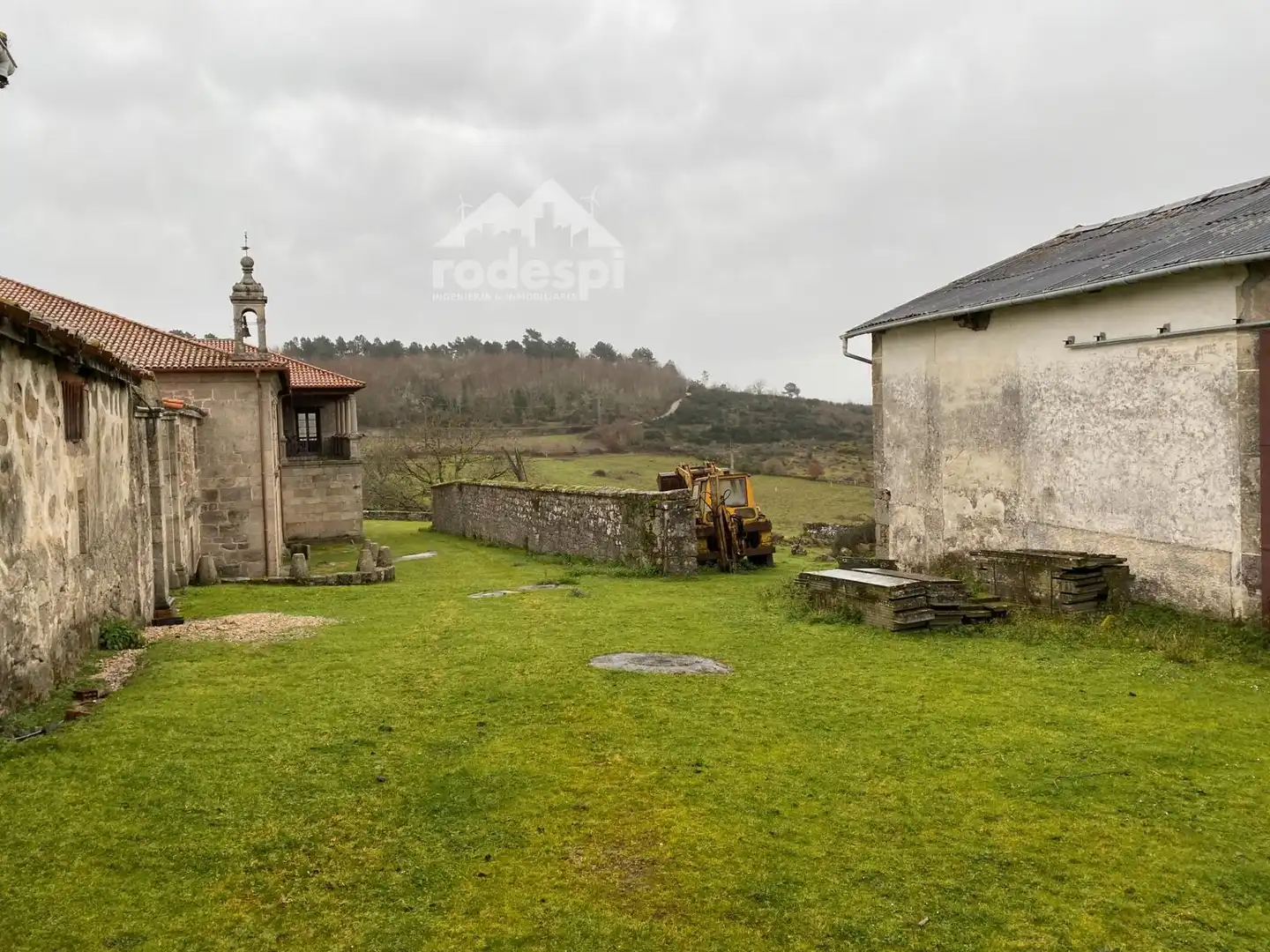 Buildings for sale in Pantón