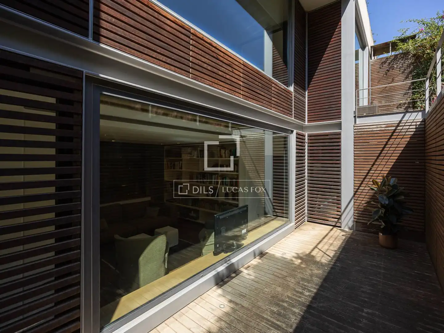 Terrassa de Casa o xalet en venda en Barcelona amb Aire condicionat, Calefacció i Jardí privat