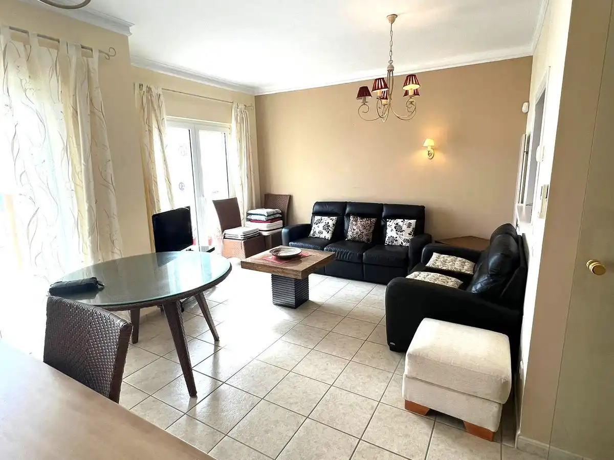Wohnzimmer von Einfamilien-Reihenhaus zum Verkauf in Mijas mit Klimaanlage, Heizung und Terrasse