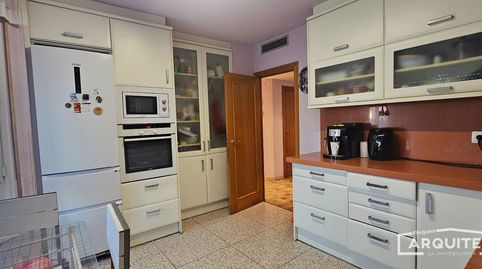 Foto 4 de Casa adosada en venta en Joc de la Bola - Camps d'Esports, Lleida Capital
