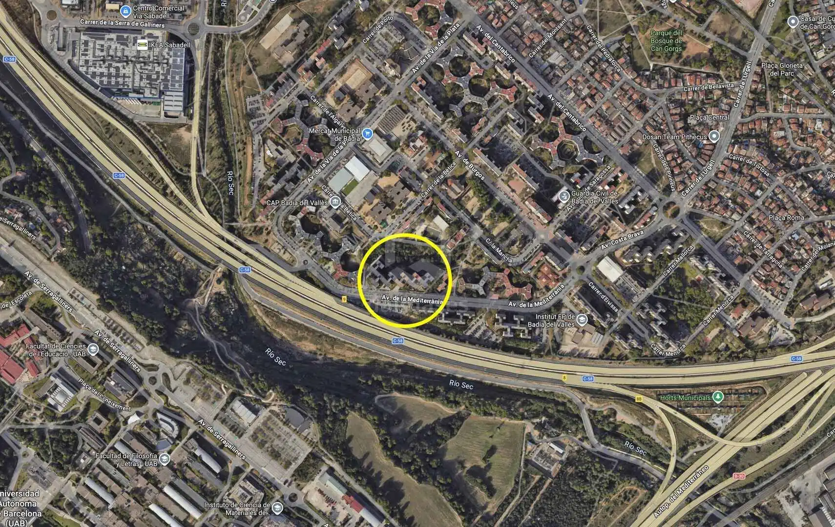 Vista exterior de Piso en venta en Badia del Vallès con Terraza