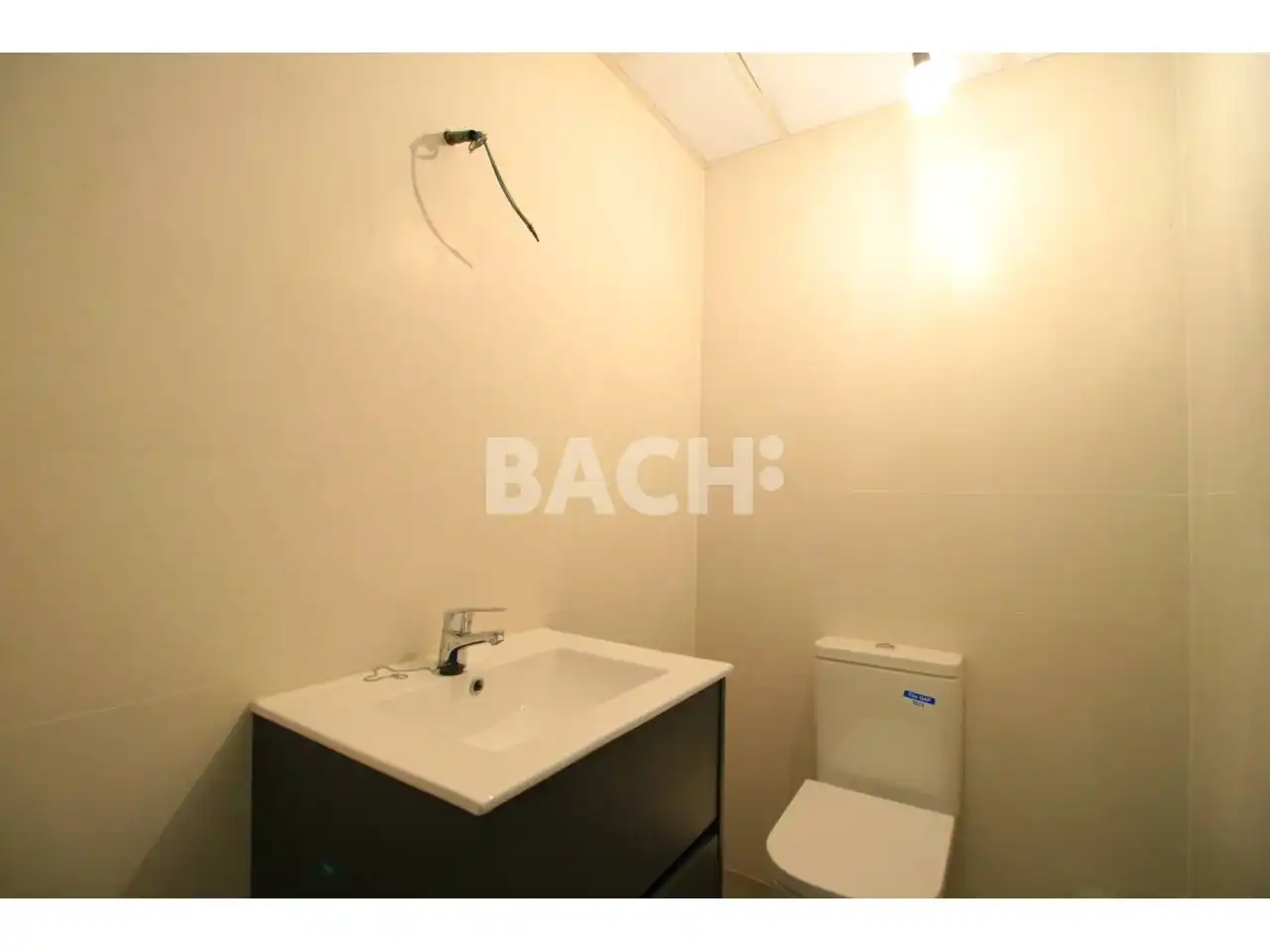 Commercial properties for rent in Calle manlleu, 50, Nord