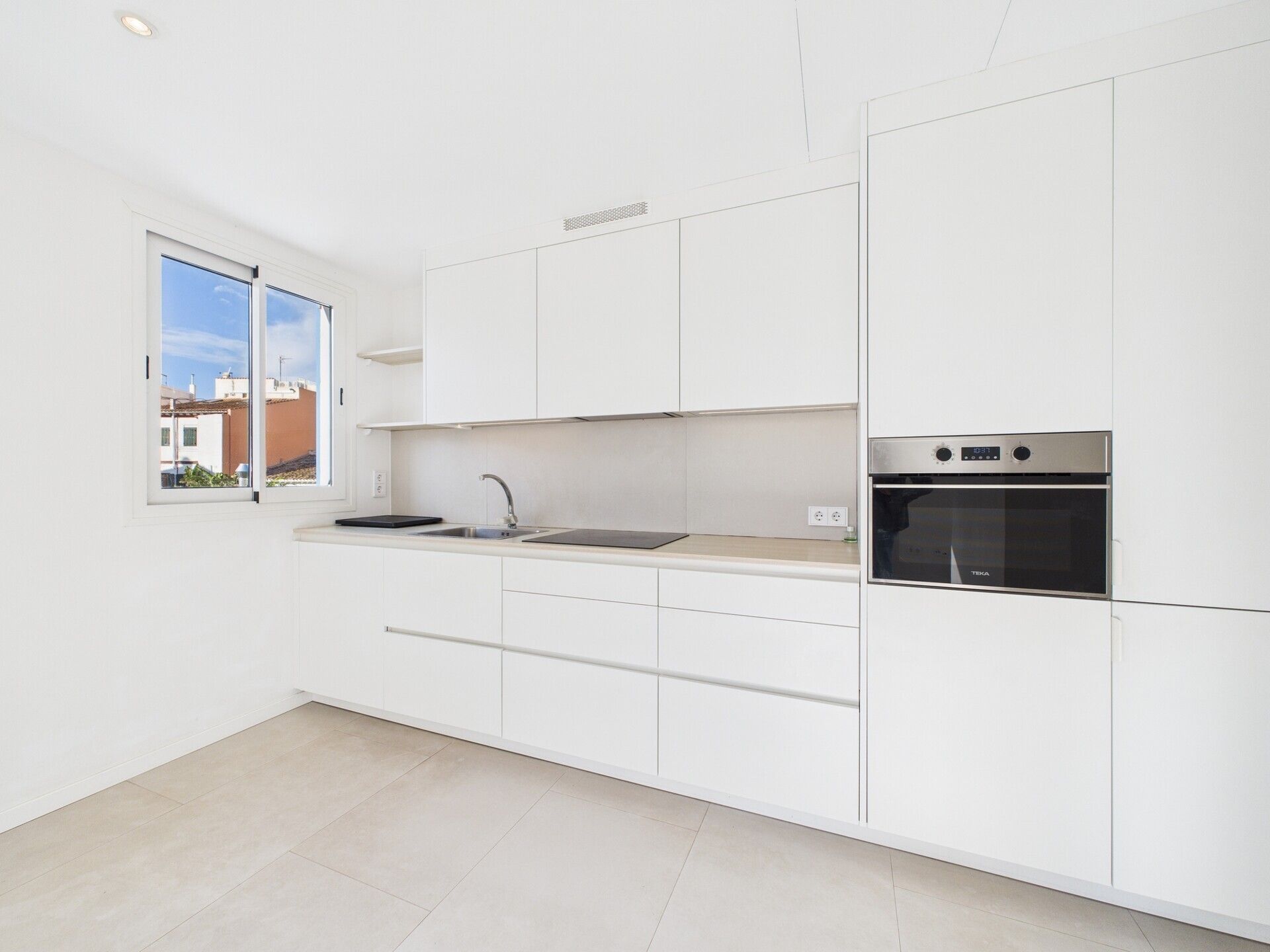 Cuina de Pis de lloguer en  Palma de Mallorca amb Aire condicionat